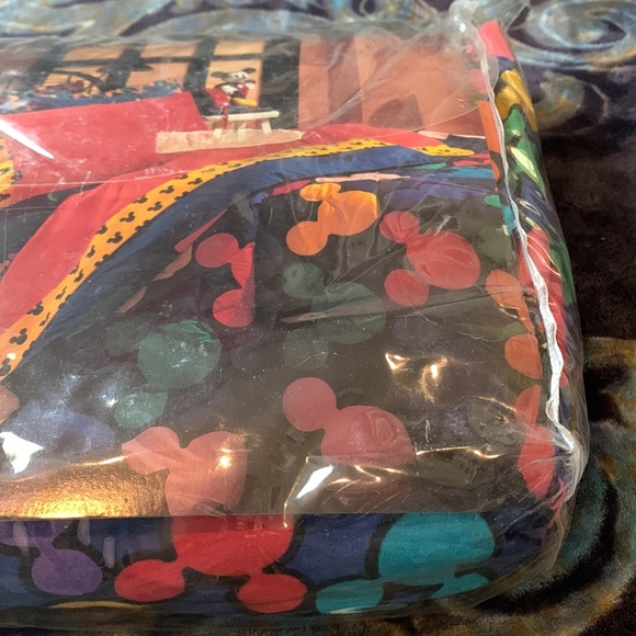 Vintage Twin Bedskirt Mickey Mouse The Walt Disney Company NEW - Picture 7 of 10